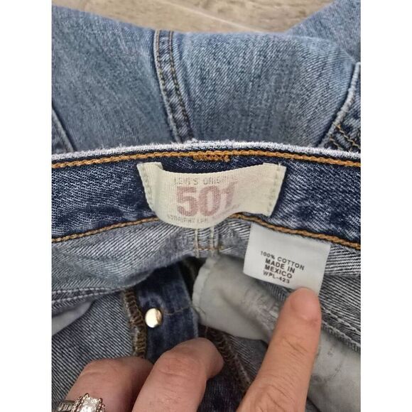 Men's Levi's 501 Original Fit‎ Medium Wash Minor Destruction Paint Splatter Size - Picture 7 of 12